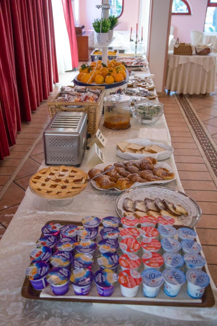 Assinos Palace Hotel Giardini Naxos Dış mekan fotoğraf